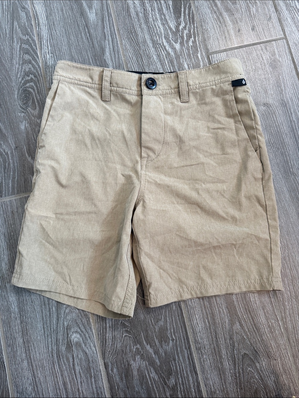 Boy’s Youth Volcom Hybrid Flat Front Tan Khaki Shorts size 27 EUC